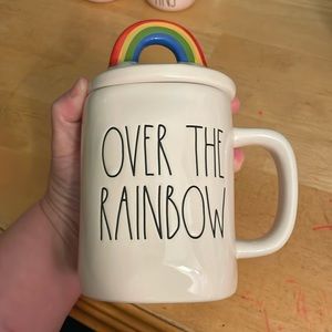 Pre-Owned EXCELLENT CONDITION Rae Dunn ,Magenta“OVER THE RAINBOW” Large Mug/Lid
